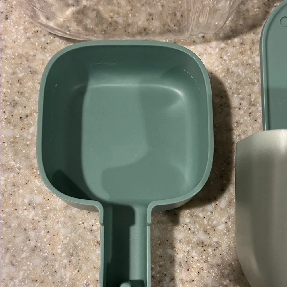 Clear and Green Parakeet Pet Food /Water Dispenser